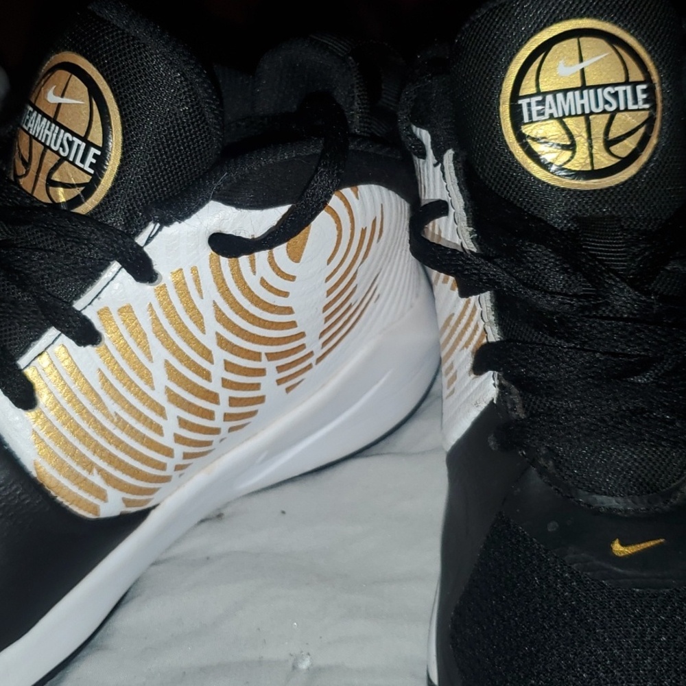 "Team Hustle" Jordan Nike Hightop. - Picture 11 of 11